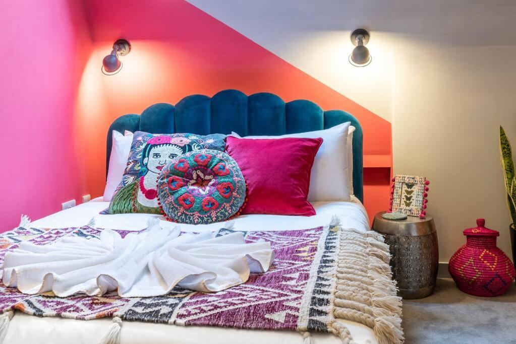 Style & Opulence In Georgian Chapel W Parking Apartment Бат Екстериор снимка