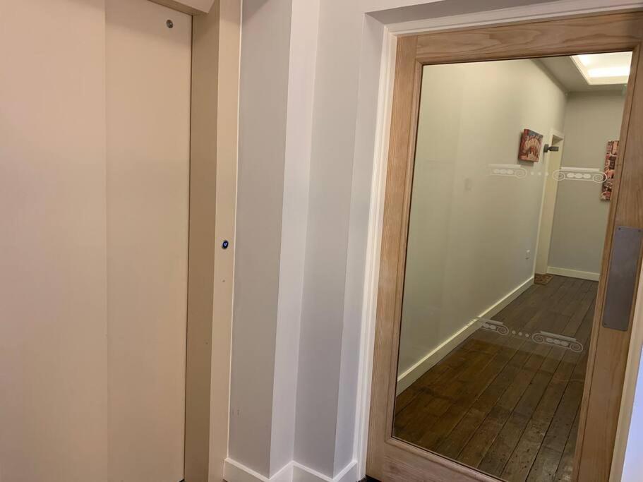 Style & Opulence In Georgian Chapel W Parking Apartment Бат Екстериор снимка
