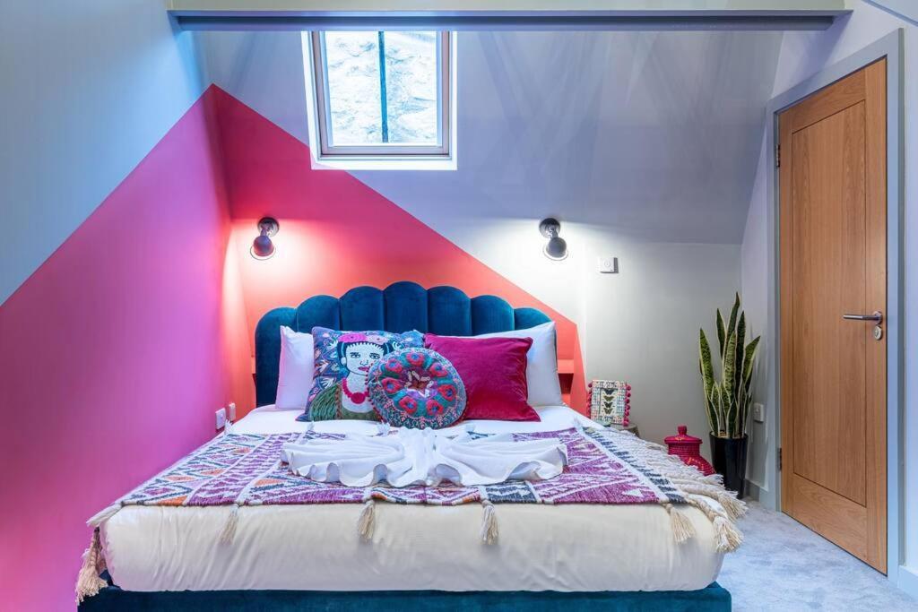 Style & Opulence In Georgian Chapel W Parking Apartment Бат Екстериор снимка