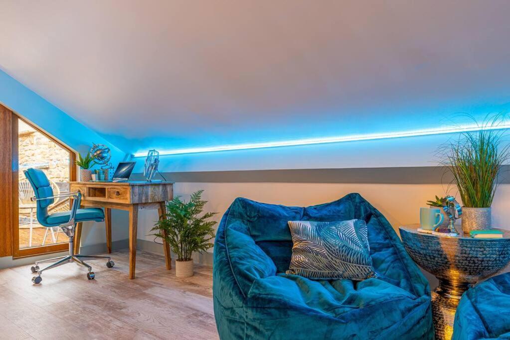 Style & Opulence In Georgian Chapel W Parking Apartment Бат Екстериор снимка