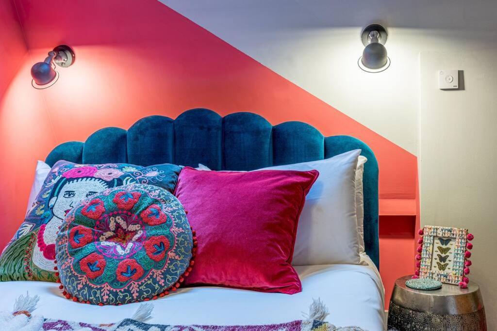 Style & Opulence In Georgian Chapel W Parking Apartment Бат Екстериор снимка